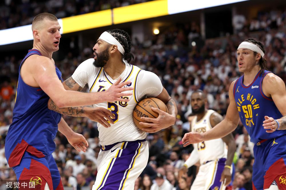 他在赛场上 他在赛场上