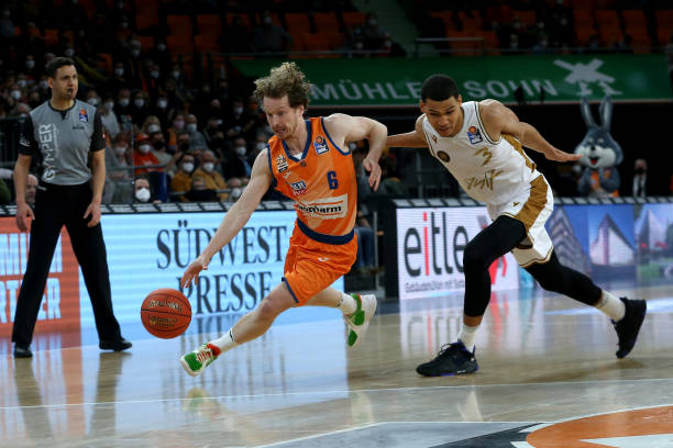 曾担任中国 曾担任中国